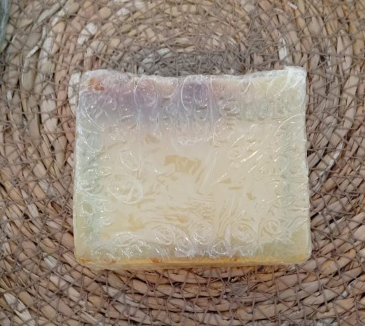 JABON NATURAL GLICERINA CALENDULA Y FLOR DE AZAHAR - Imagen 2