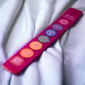 QUEMADOR INCIENSO TABLILLA MADERA 7 CHAKRAS FUCSIA