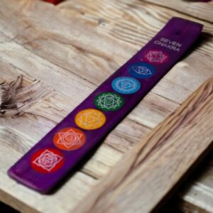QUEMADOR INCIENSO TABLILLA MADERA 7 CHAKRAS LILA