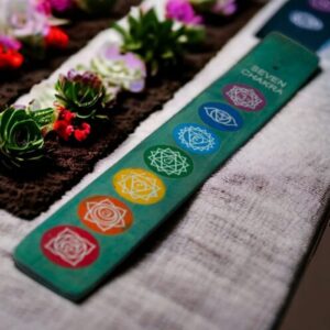 QUEMADOR INCIENSO TABLILLA MADERA 7 CHAKRAS TURQUESA